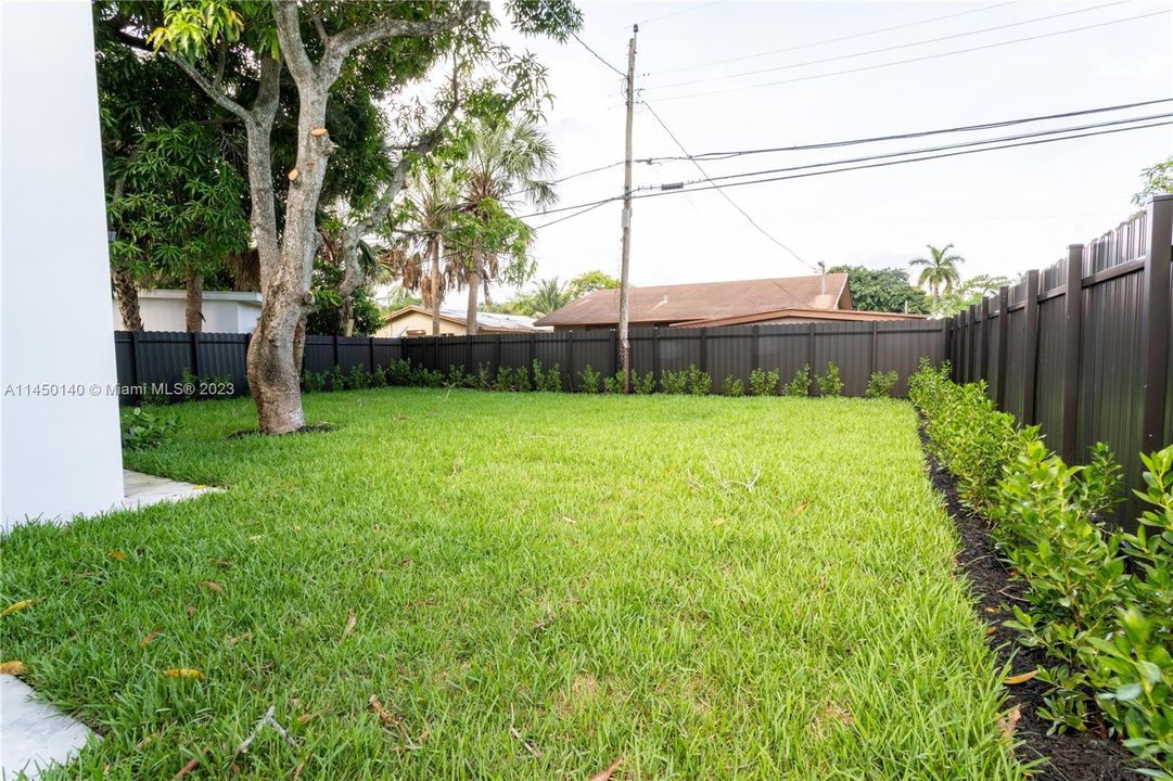 Недавно продано: $620,000 (3 спален, 2 ванн, 1405 Квадратных фут)