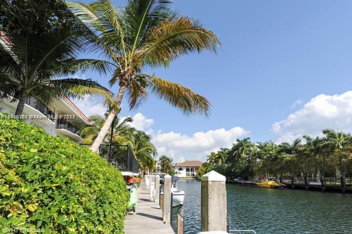 Coral Gables Waterway direct access to Biscayne Bay