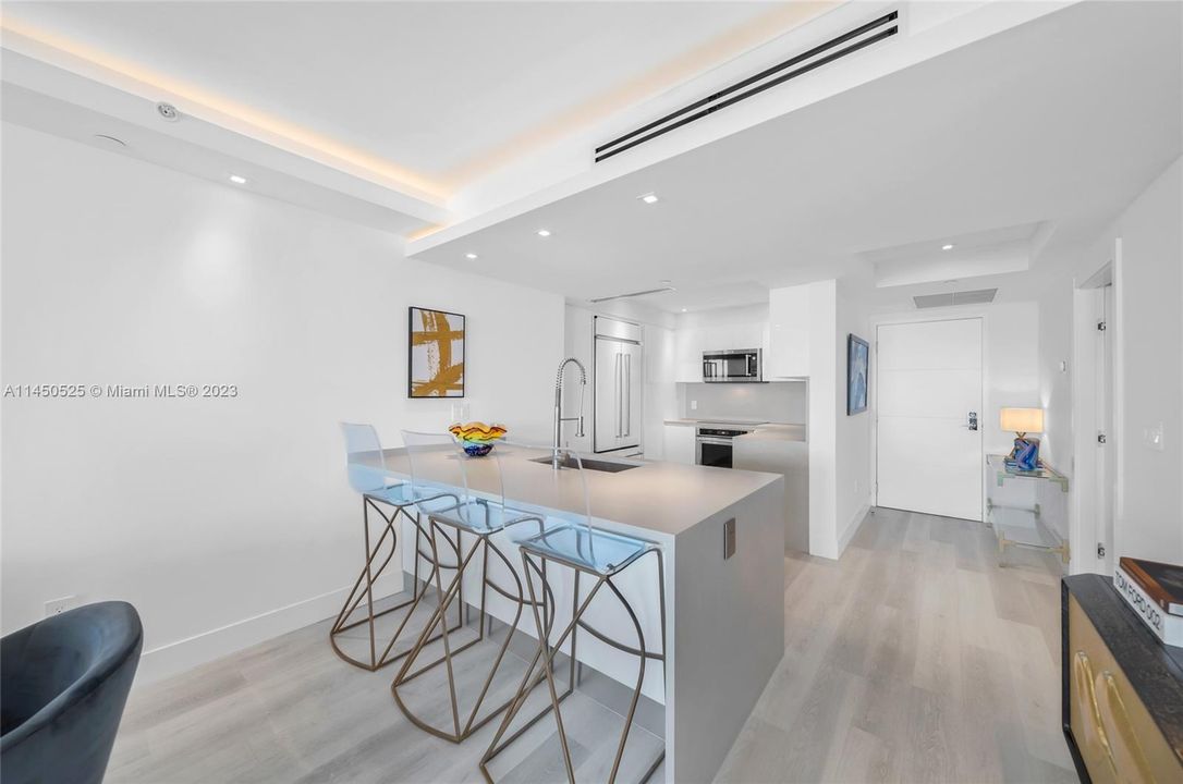 For Sale: $2,375,000 (2 beds, 2 baths, 1463 Square Feet)