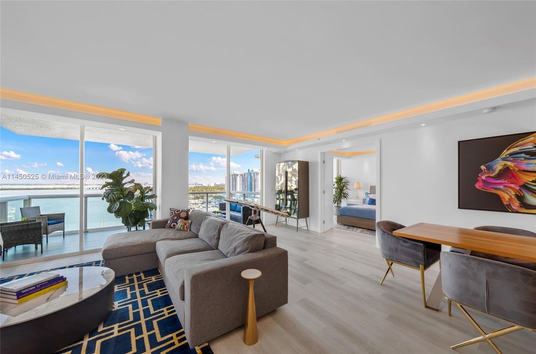 Recently Sold: $2,199,000 (2 beds, 2 baths, 1463 Square Feet)