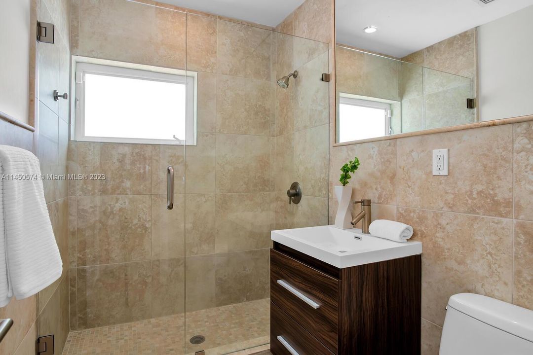 Recently Sold: $2,850,000 (4 beds, 4 baths, 2784 Square Feet)