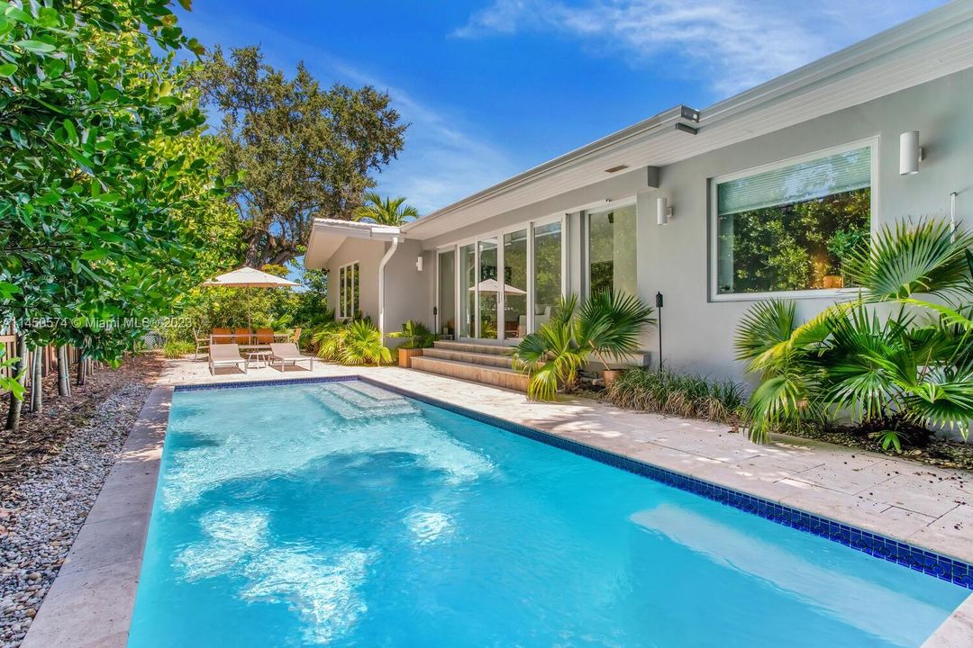 Recently Sold: $2,850,000 (4 beds, 4 baths, 2784 Square Feet)