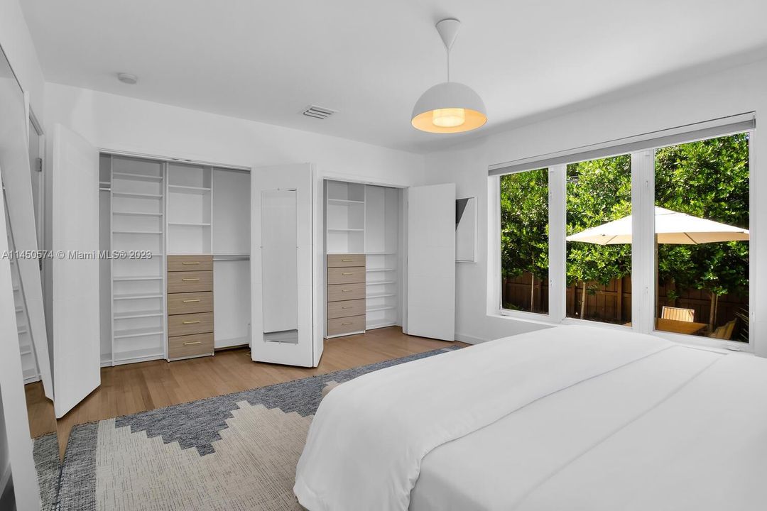 Recently Sold: $2,850,000 (4 beds, 4 baths, 2784 Square Feet)