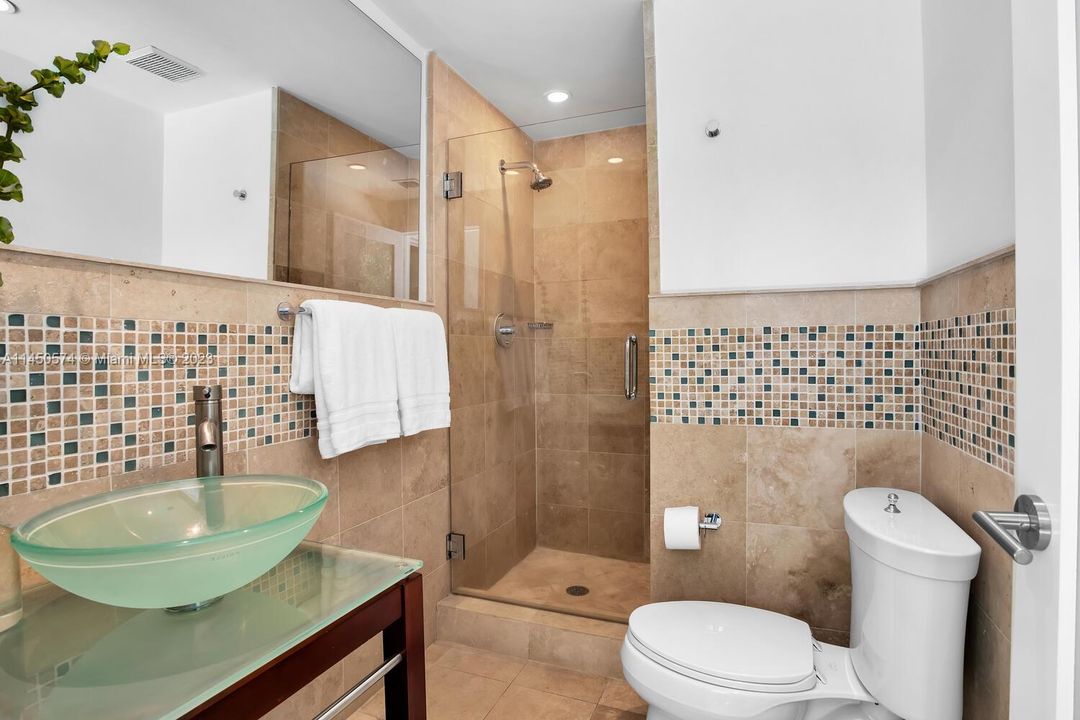 Recently Sold: $2,850,000 (4 beds, 4 baths, 2784 Square Feet)