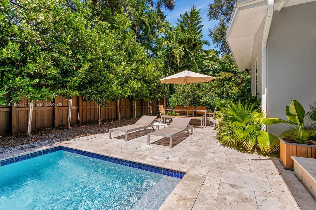 Recently Sold: $2,850,000 (4 beds, 4 baths, 2784 Square Feet)