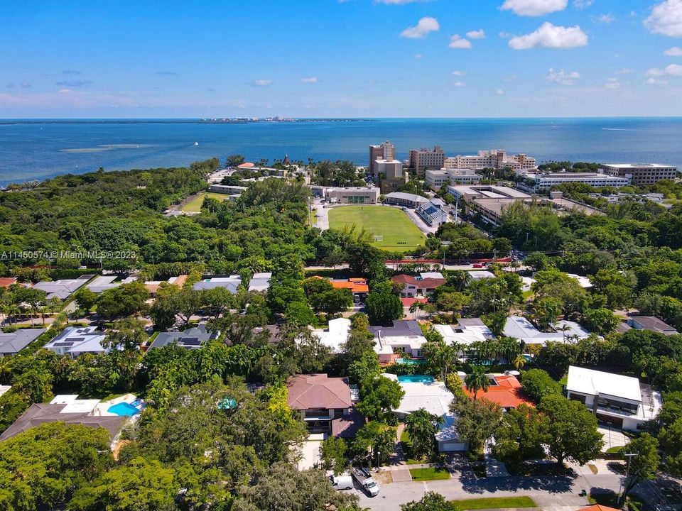 Recently Sold: $2,850,000 (4 beds, 4 baths, 2784 Square Feet)