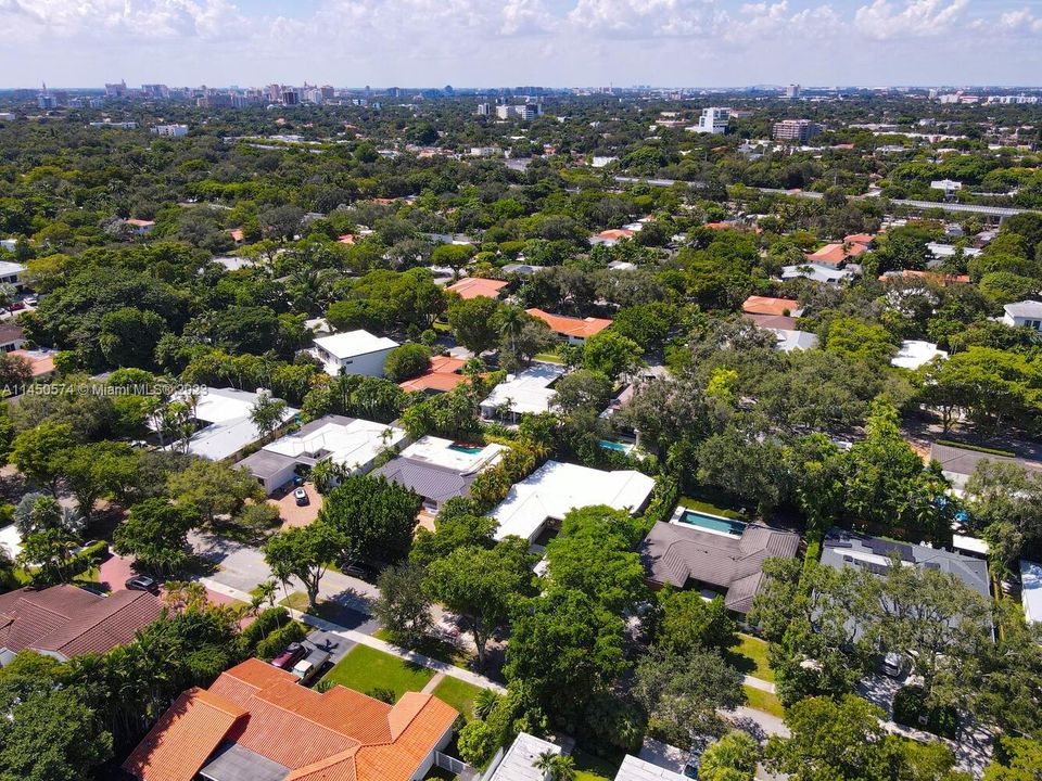 Recently Sold: $2,850,000 (4 beds, 4 baths, 2784 Square Feet)