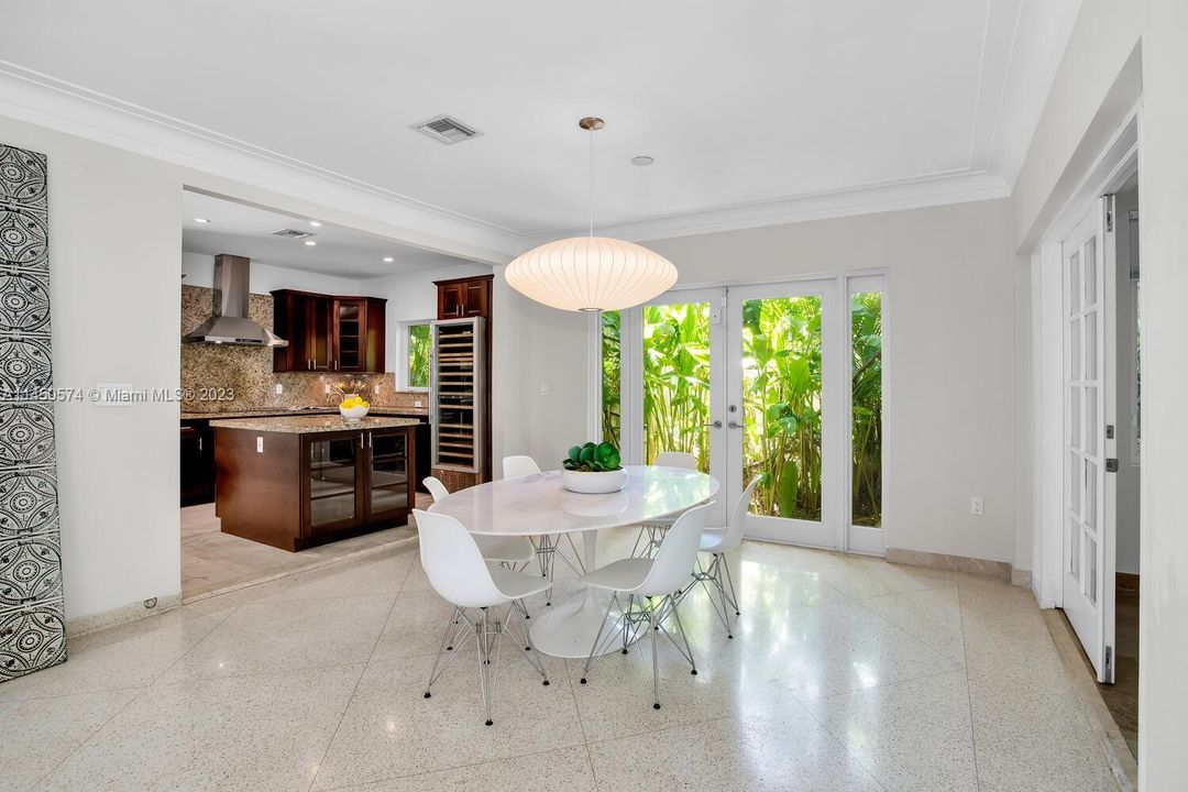 Recently Sold: $2,850,000 (4 beds, 4 baths, 2784 Square Feet)