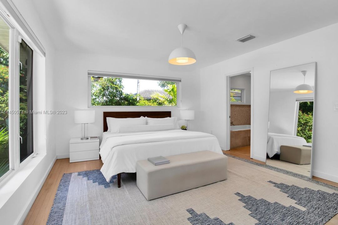 Recently Sold: $2,850,000 (4 beds, 4 baths, 2784 Square Feet)