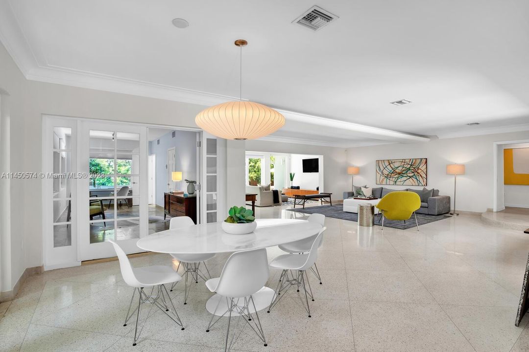 Recently Sold: $2,850,000 (4 beds, 4 baths, 2784 Square Feet)