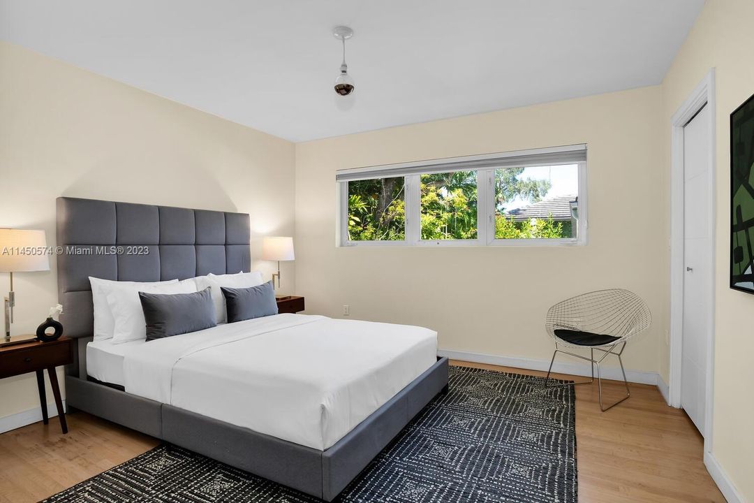 Recently Sold: $2,850,000 (4 beds, 4 baths, 2784 Square Feet)