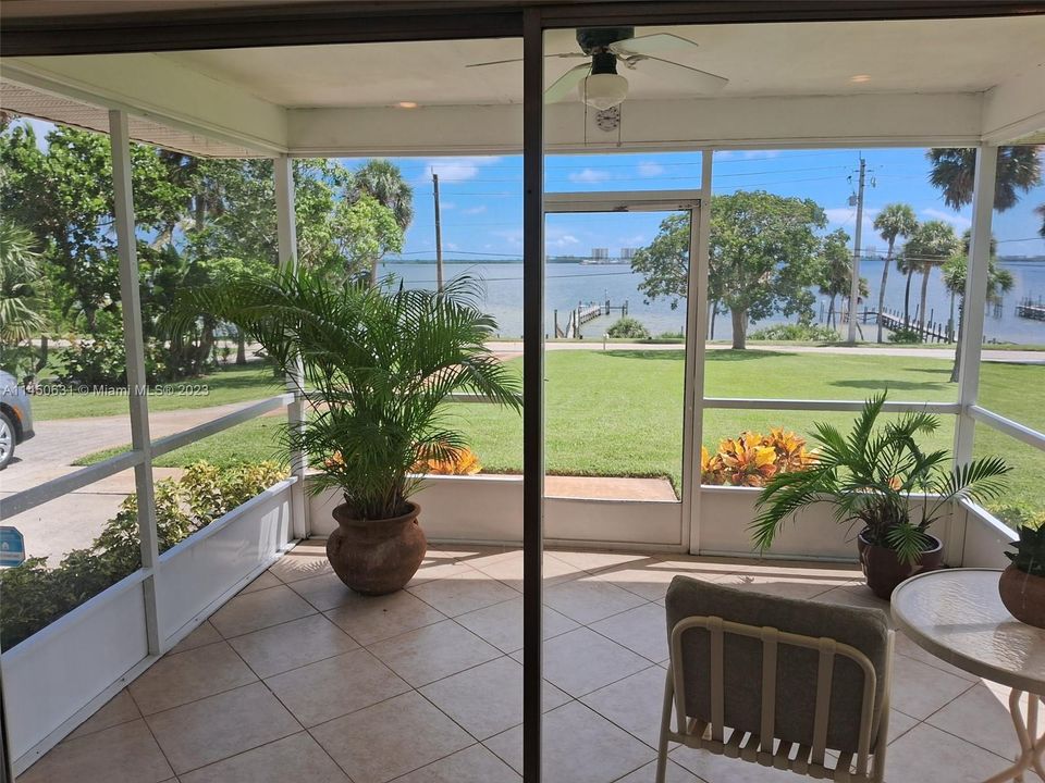 Recently Sold: $999,000 (3 beds, 2 baths, 1334 Square Feet)