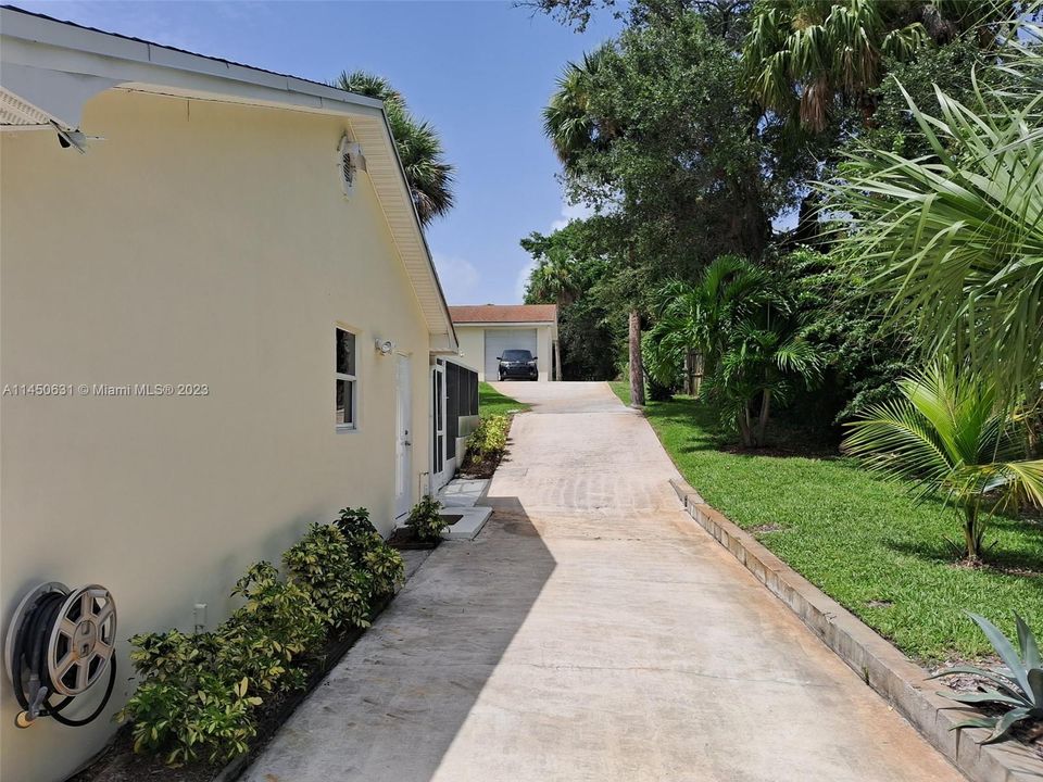 Recently Sold: $999,000 (3 beds, 2 baths, 1334 Square Feet)