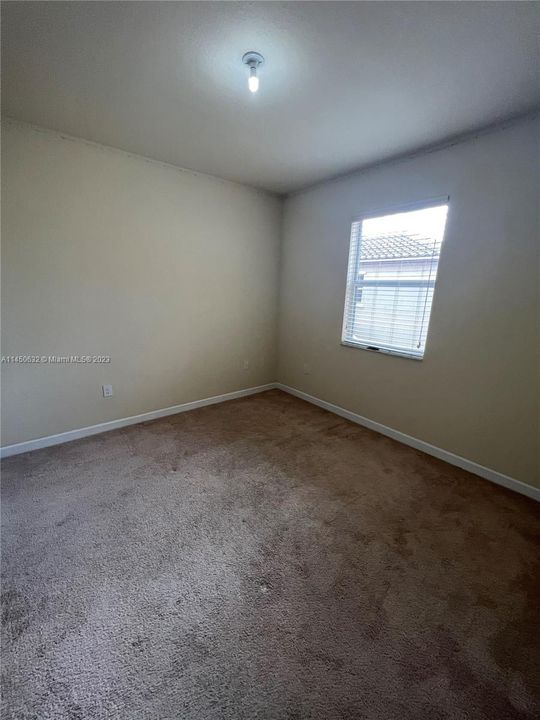 Recently Rented: $2,900 (3 beds, 2 baths, 1740 Square Feet)