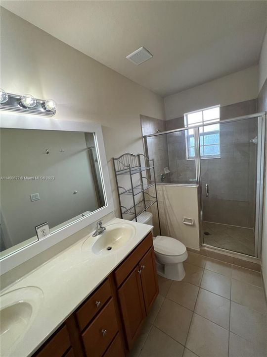 最近租的: $2,900 (3 贝兹, 2 浴室, 1740 平方英尺)