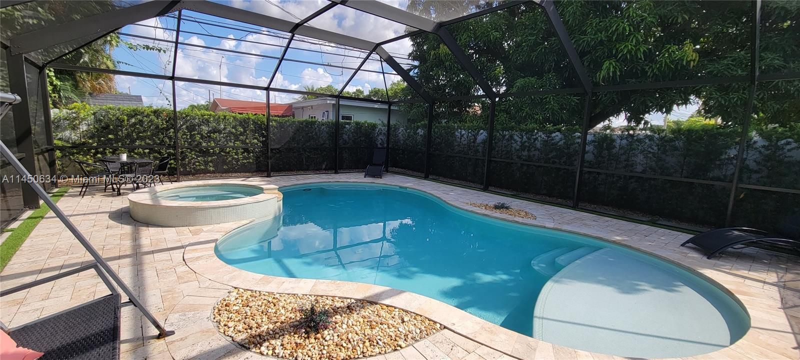 Recently Rented: $3,820 (3 beds, 2 baths, 1146 Square Feet)