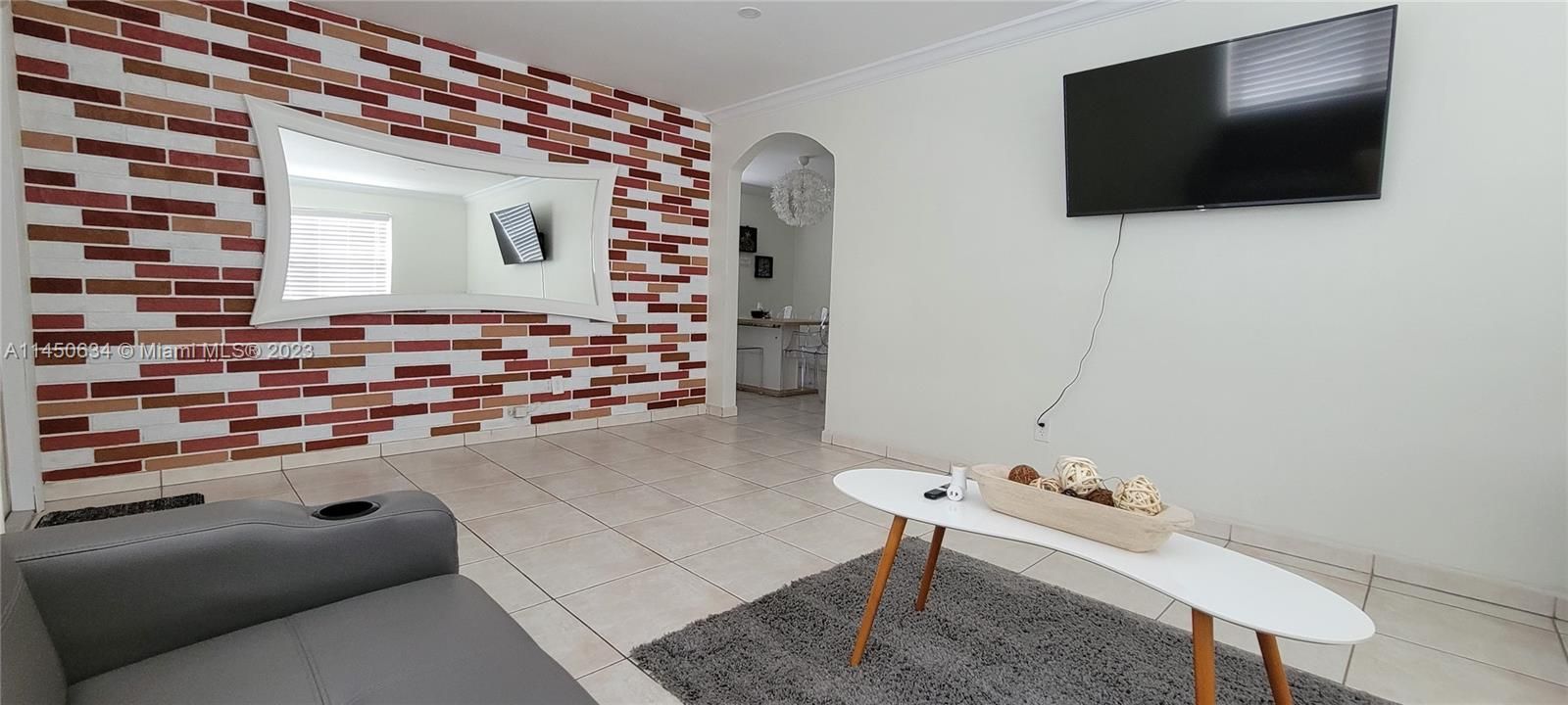 Recently Rented: $3,820 (3 beds, 2 baths, 1146 Square Feet)