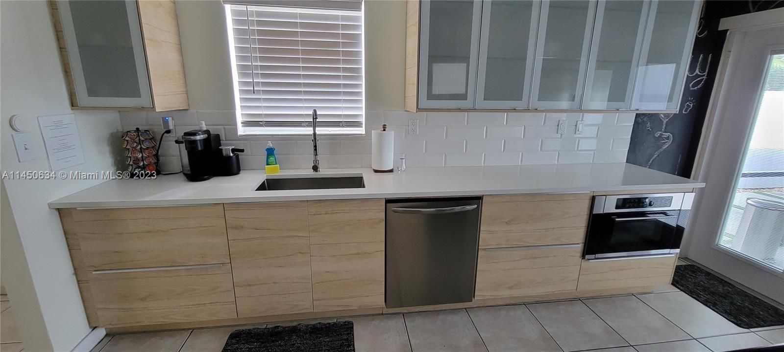 Recently Rented: $3,820 (3 beds, 2 baths, 1146 Square Feet)