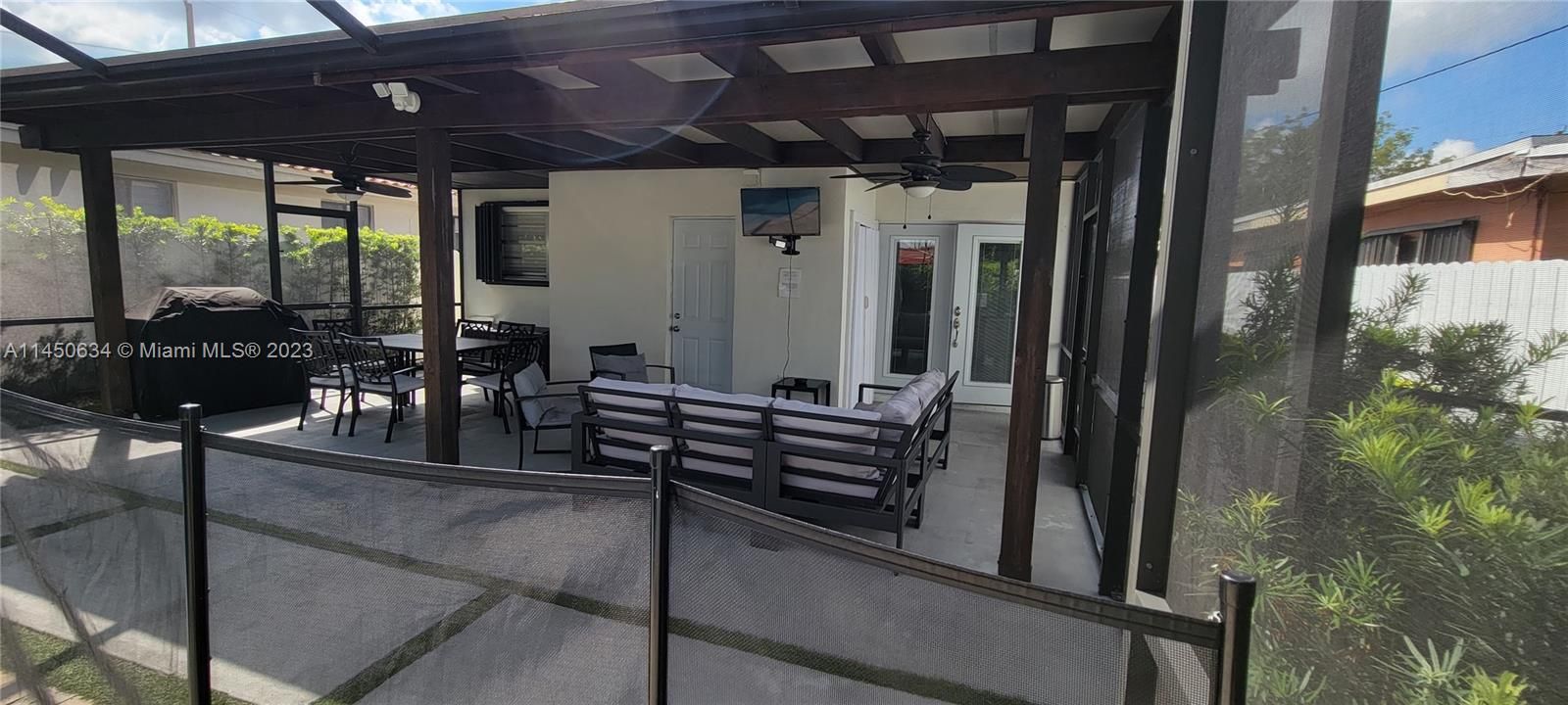 Recently Rented: $3,820 (3 beds, 2 baths, 1146 Square Feet)