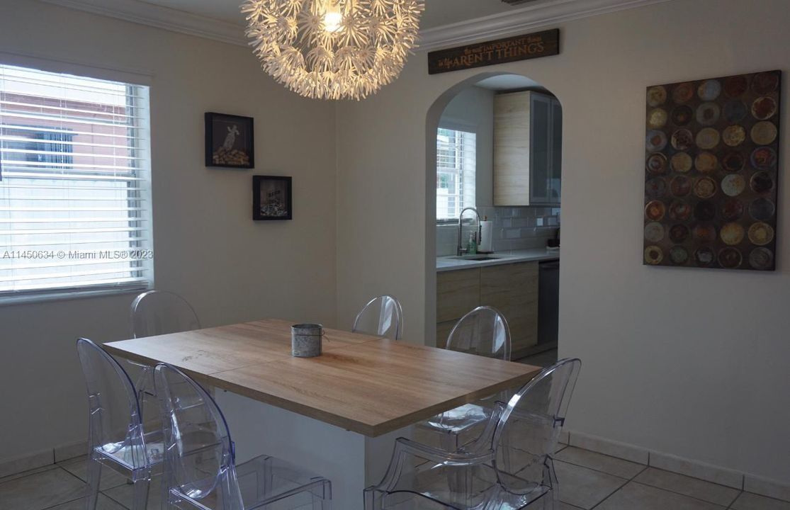 Recently Rented: $3,820 (3 beds, 2 baths, 1146 Square Feet)