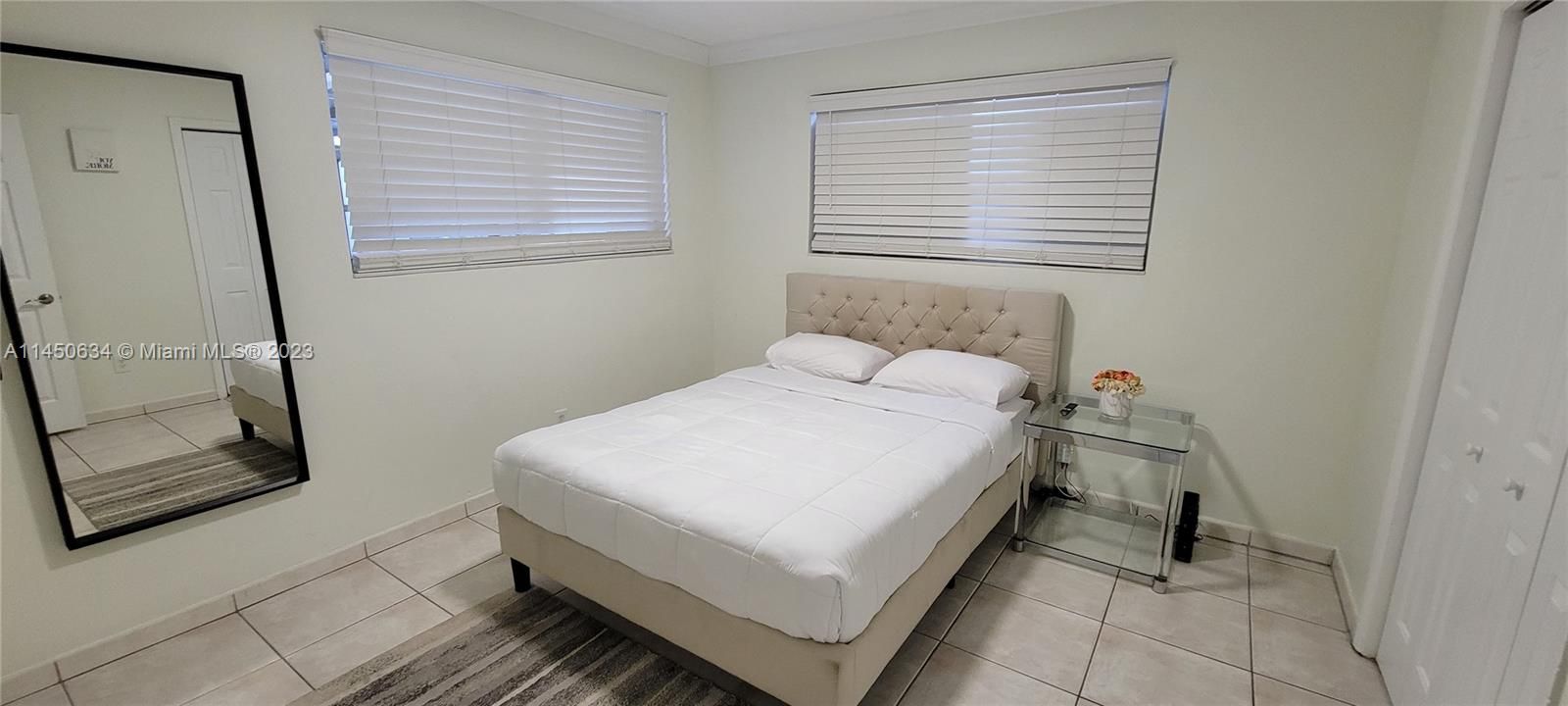 Recently Rented: $3,820 (3 beds, 2 baths, 1146 Square Feet)