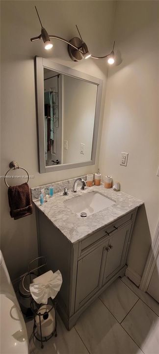 Recently Rented: $3,820 (3 beds, 2 baths, 1146 Square Feet)