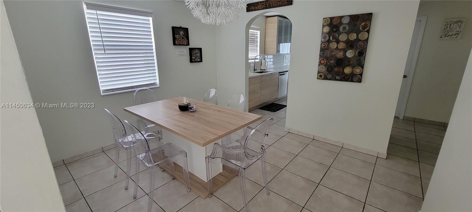 Recently Rented: $3,820 (3 beds, 2 baths, 1146 Square Feet)