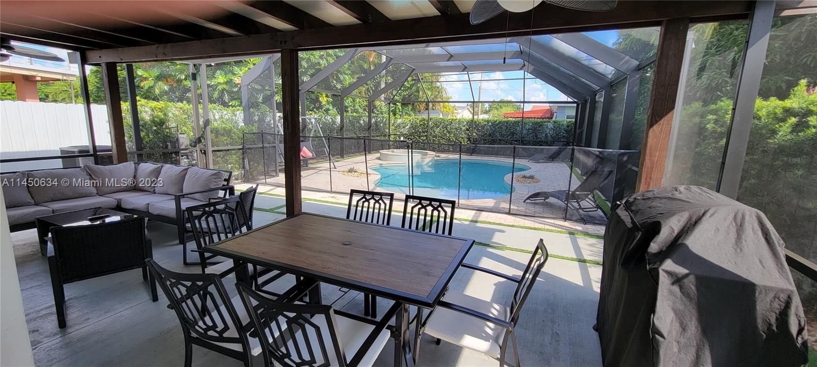 Recently Rented: $3,820 (3 beds, 2 baths, 1146 Square Feet)