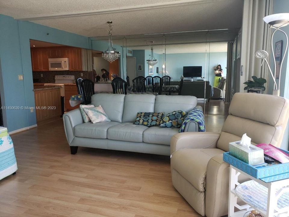 Vendido Recientemente: $285,000 (0 camas, 1 baños, 762 Pies cuadrados)