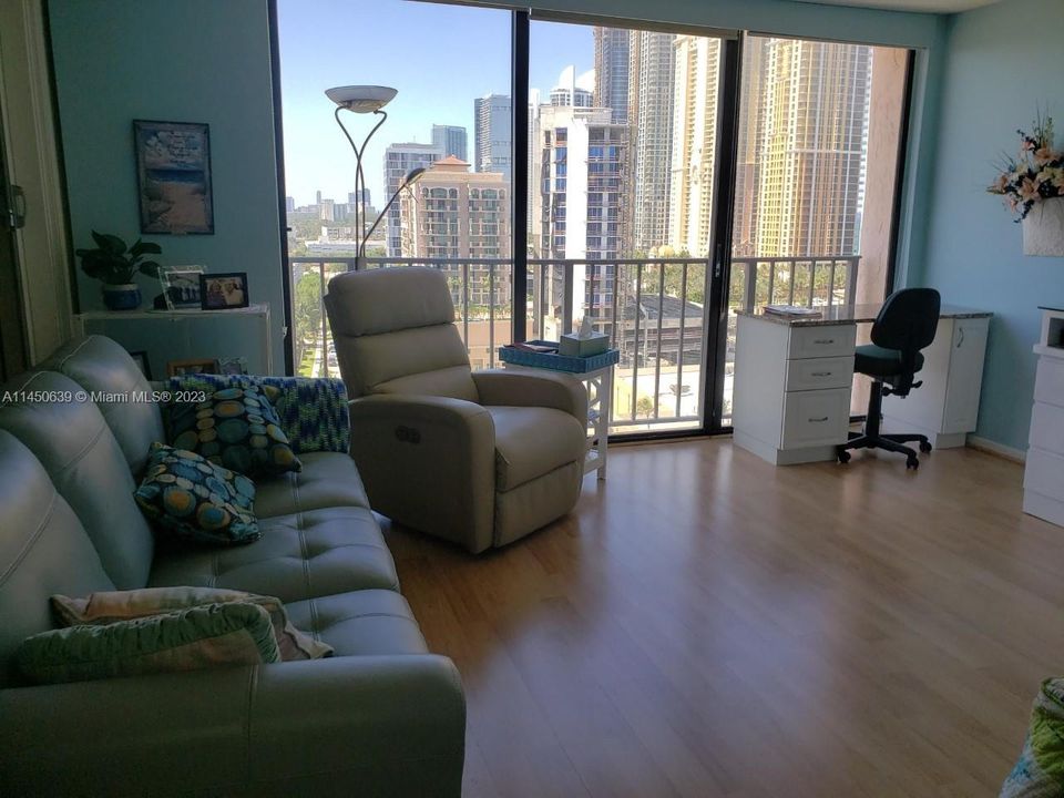 Vendido Recientemente: $285,000 (0 camas, 1 baños, 762 Pies cuadrados)