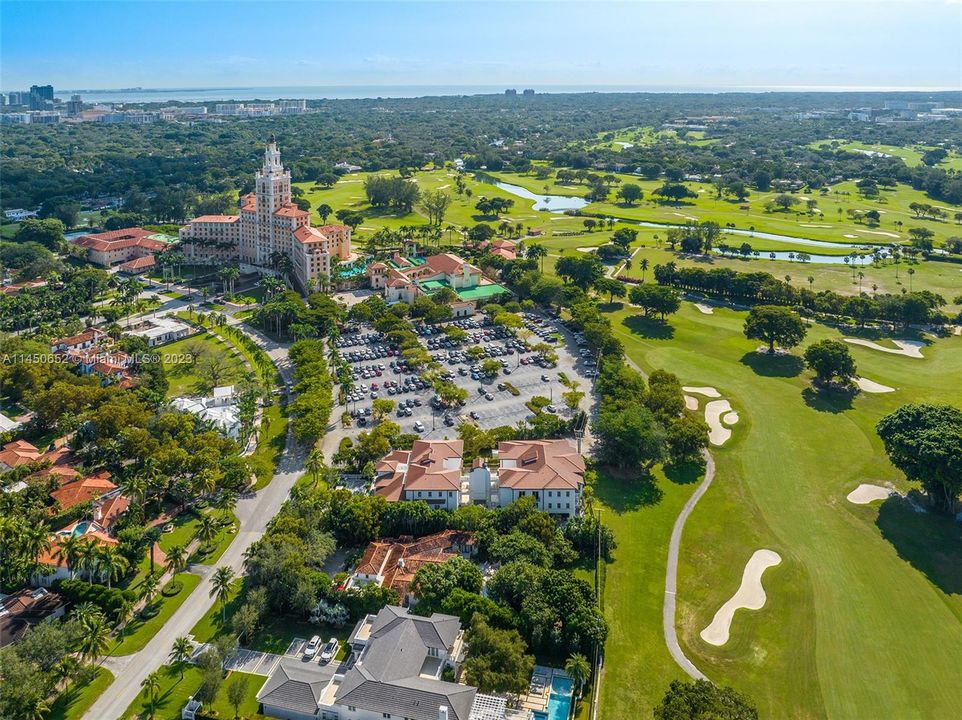 For Sale: $3,590,000 (4 beds, 4 baths, 2791 Square Feet)