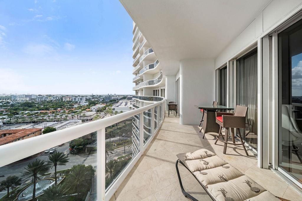 For Sale: $3,095,000 (2 beds, 2 baths, 2250 Square Feet)
