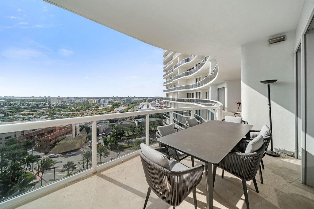 For Sale: $3,095,000 (2 beds, 2 baths, 2250 Square Feet)