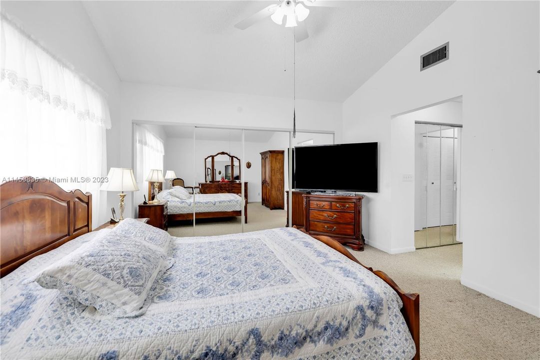 最近售出: $470,000 (3 贝兹, 3 浴室, 1802 平方英尺)