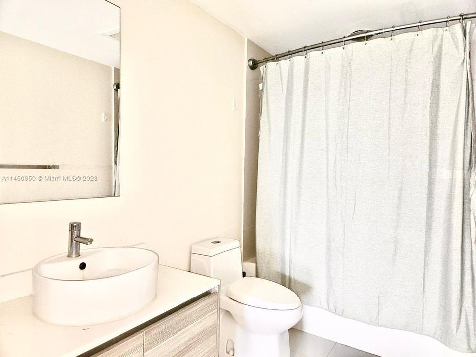 Recently Sold: $480,000 (1 beds, 1 baths, 673 Square Feet)