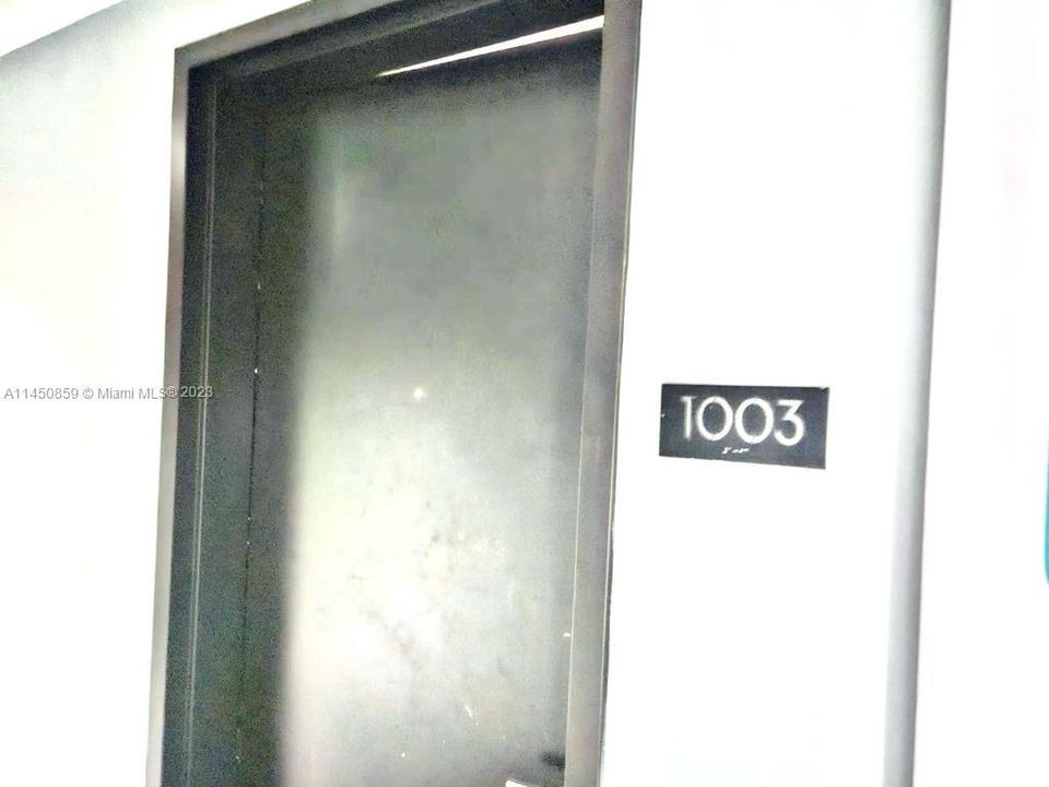 Recently Sold: $480,000 (1 beds, 1 baths, 673 Square Feet)