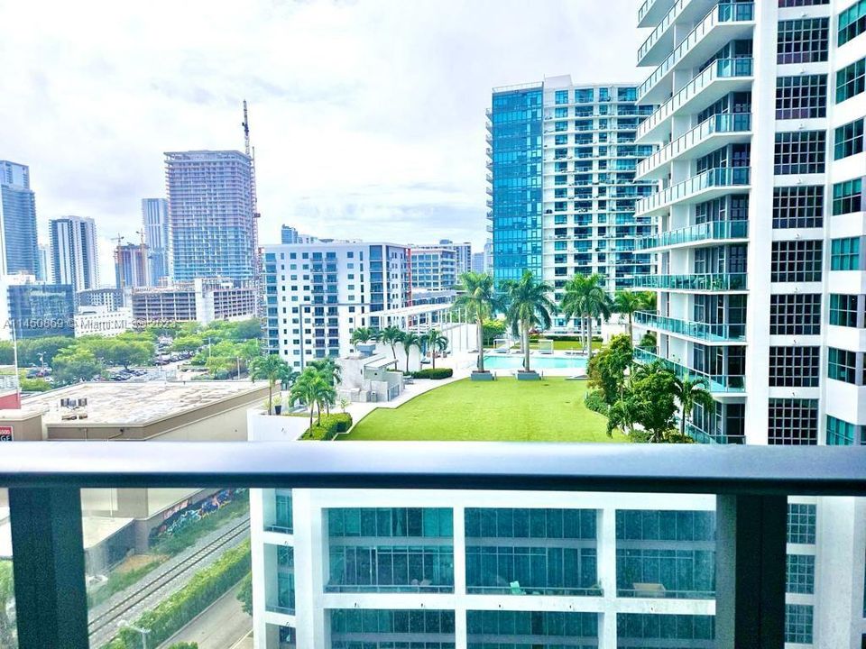 Recently Sold: $480,000 (1 beds, 1 baths, 673 Square Feet)