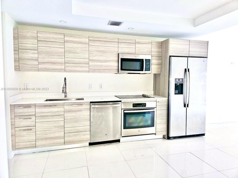 Recently Sold: $480,000 (1 beds, 1 baths, 673 Square Feet)