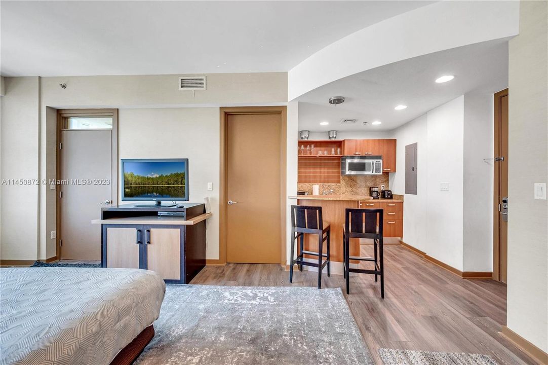 Recently Sold: $445,000 (0 beds, 1 baths, 481 Square Feet)