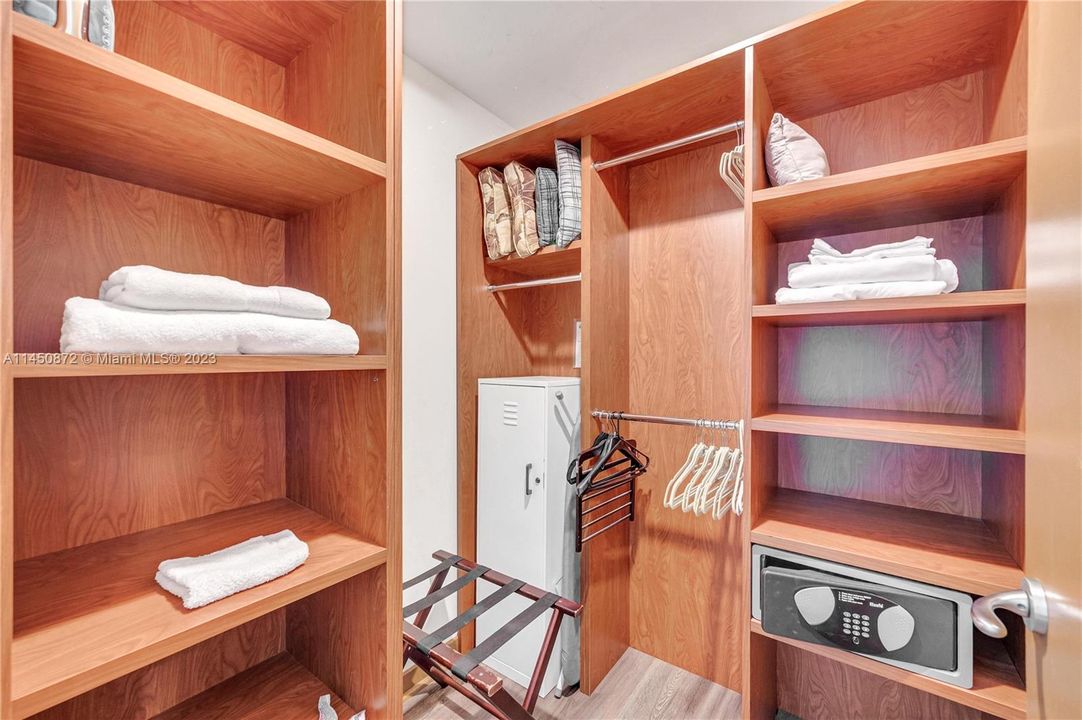 Recently Sold: $445,000 (0 beds, 1 baths, 481 Square Feet)