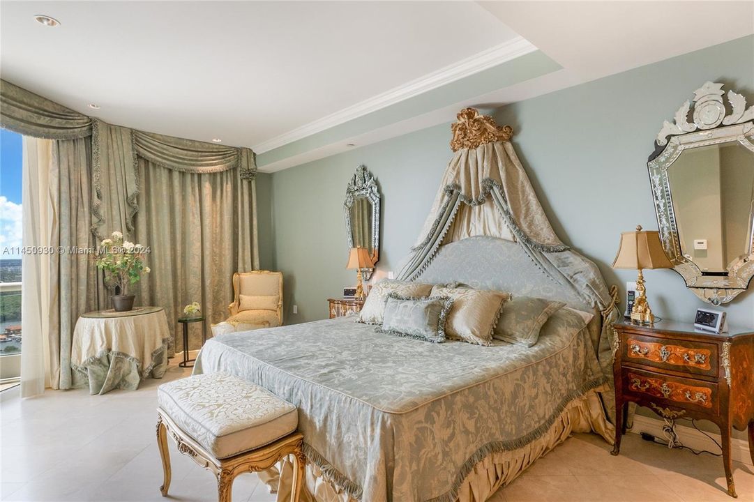 Vendido Recientemente: $4,250,000 (4 camas, 3 baños, 3480 Pies cuadrados)