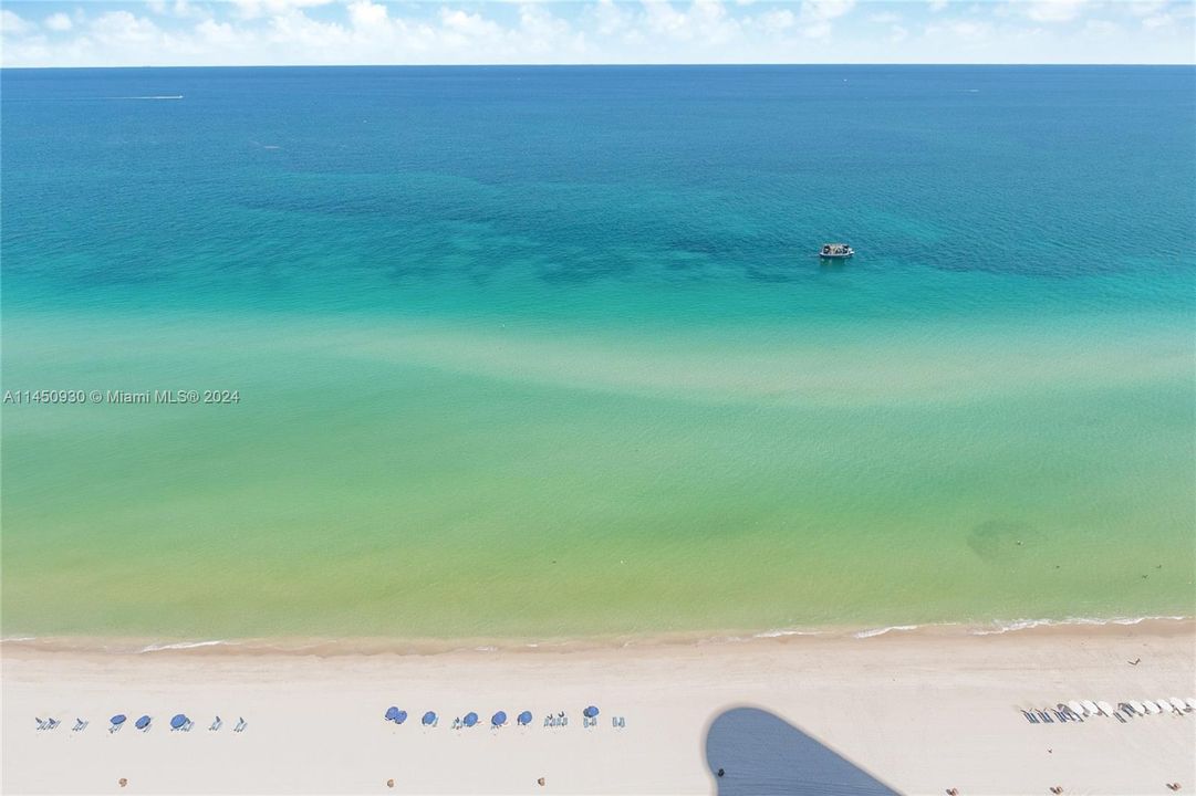 Vendido Recientemente: $4,250,000 (4 camas, 3 baños, 3480 Pies cuadrados)