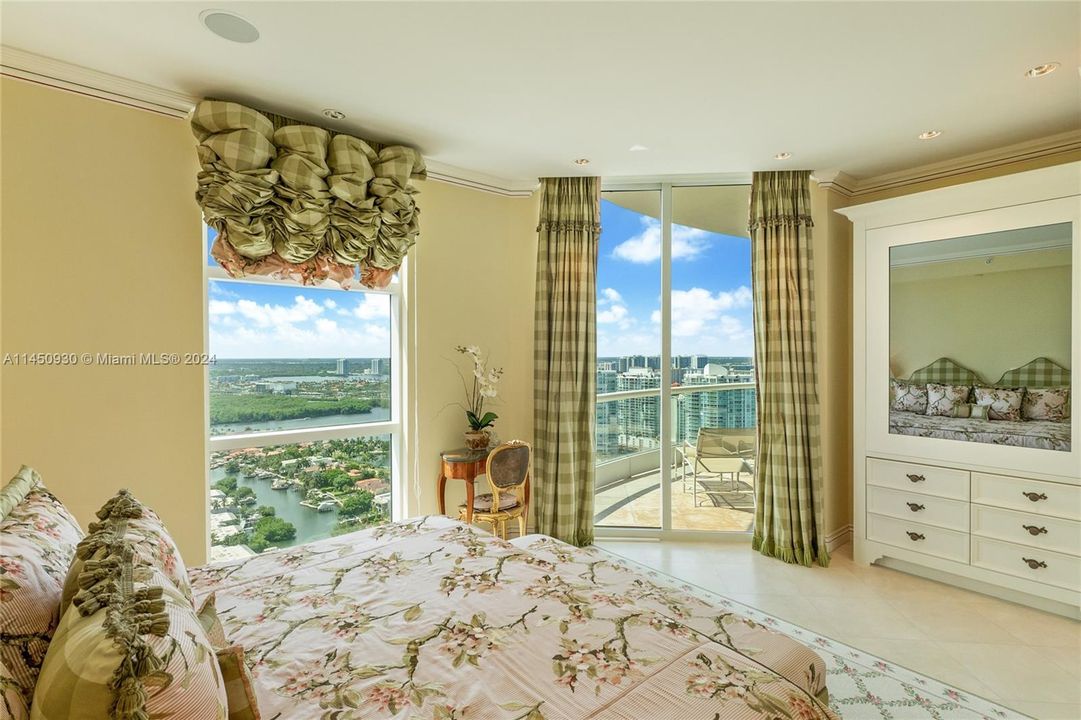 Vendido Recientemente: $4,250,000 (4 camas, 3 baños, 3480 Pies cuadrados)