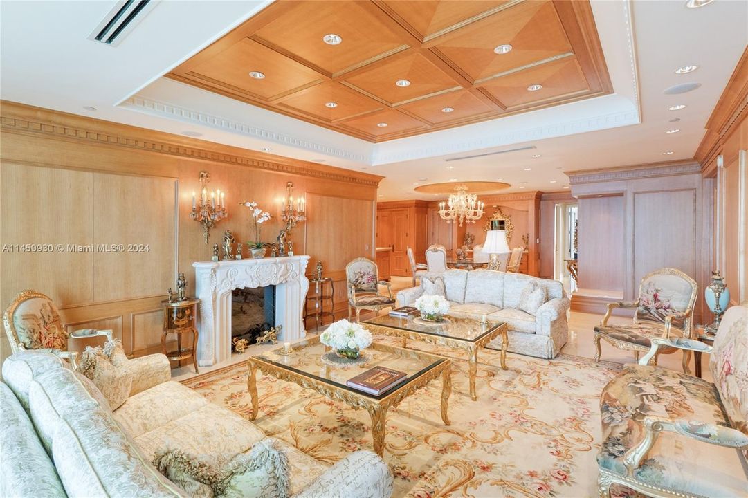 Vendido Recientemente: $4,250,000 (4 camas, 3 baños, 3480 Pies cuadrados)