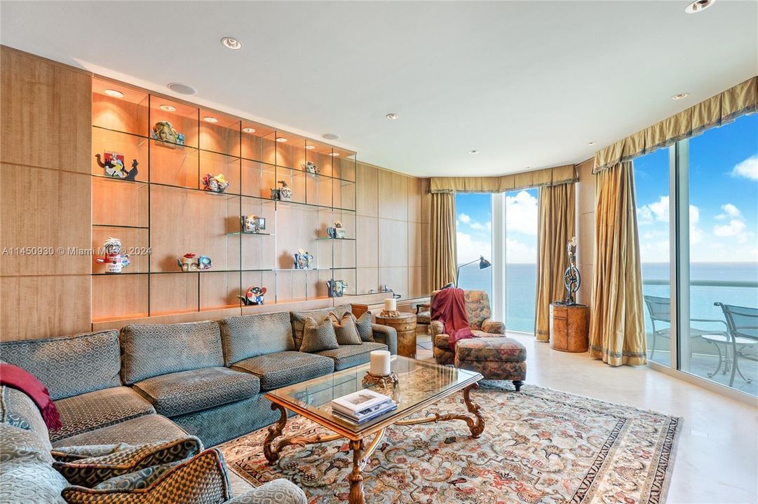 Vendido Recientemente: $4,250,000 (4 camas, 3 baños, 3480 Pies cuadrados)