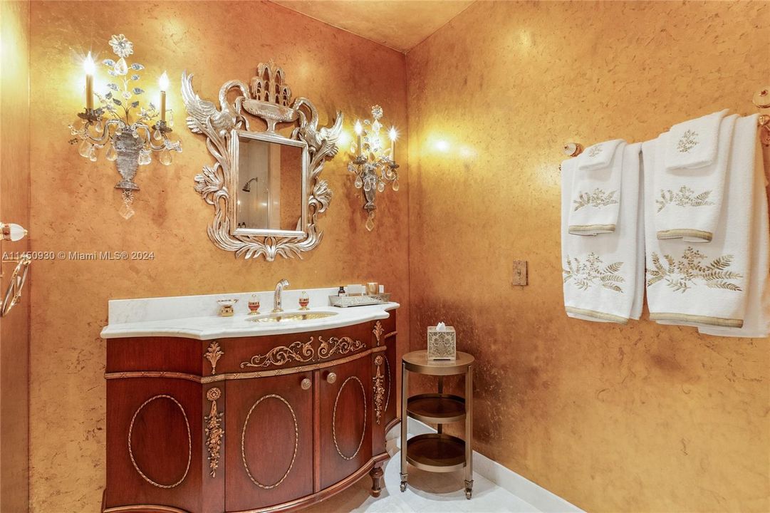 Vendido Recientemente: $4,250,000 (4 camas, 3 baños, 3480 Pies cuadrados)