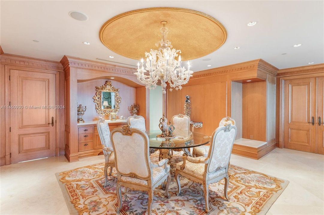 Vendido Recientemente: $4,250,000 (4 camas, 3 baños, 3480 Pies cuadrados)