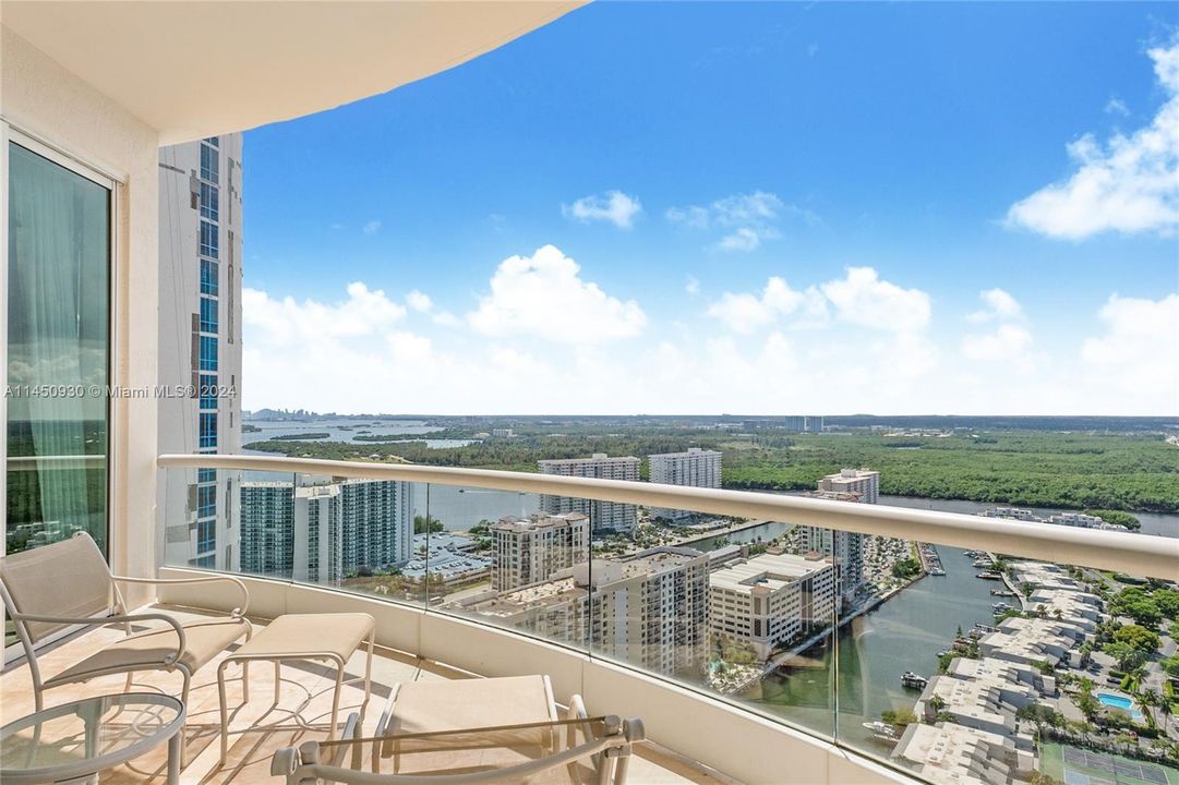 Vendido Recientemente: $4,250,000 (4 camas, 3 baños, 3480 Pies cuadrados)