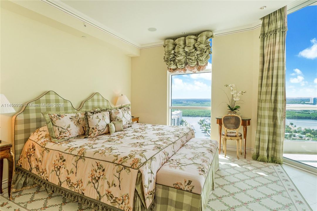 Vendido Recientemente: $4,250,000 (4 camas, 3 baños, 3480 Pies cuadrados)