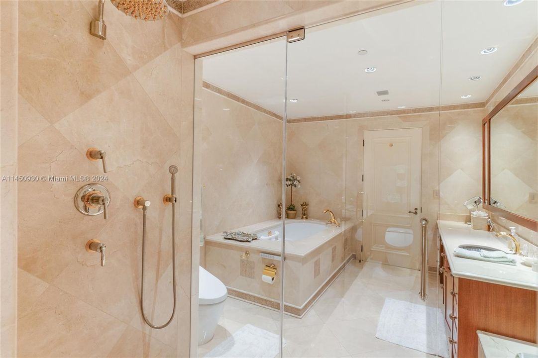 Vendido Recientemente: $4,250,000 (4 camas, 3 baños, 3480 Pies cuadrados)